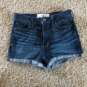Hollister shorts size 3 w26